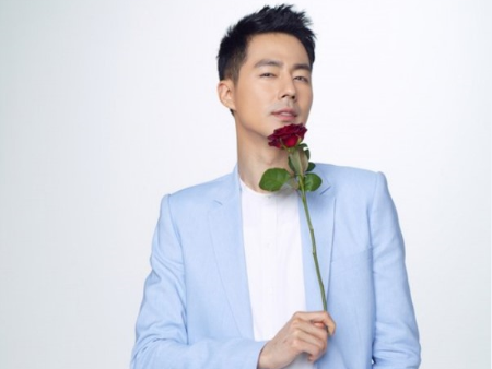 Солонгосын алдарт жүжигчин Жо Ин Сун /Jo In Sung/-ийн зурагнаас